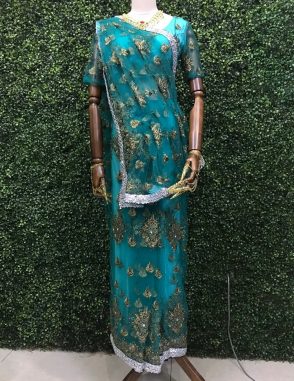 trang phục ấn độ nữ màu xanh