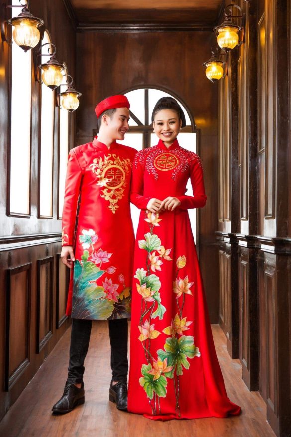 áo dài đôi nam nữ vẽ hoa sen