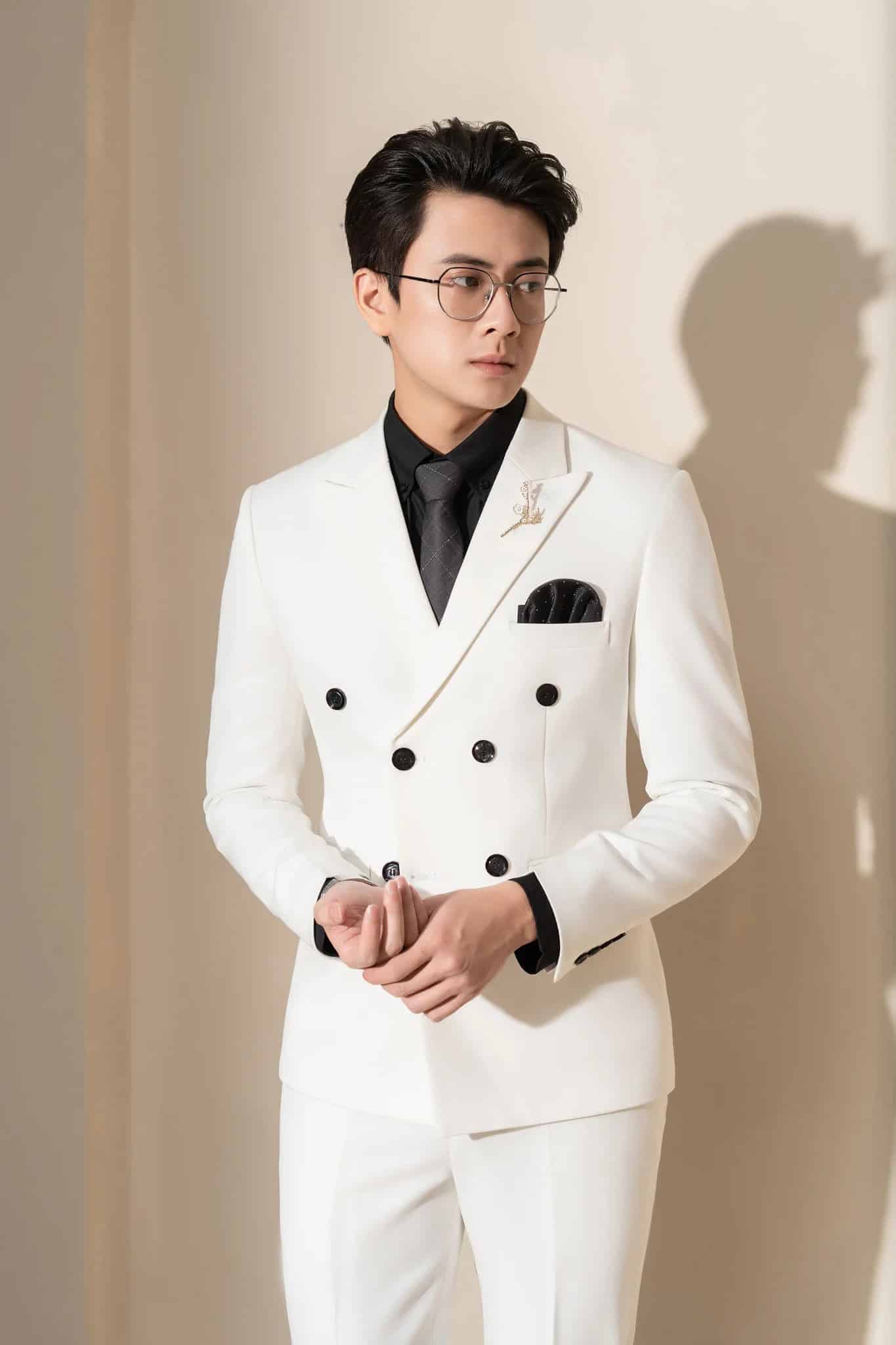 cho thuê vest nam màu trắng