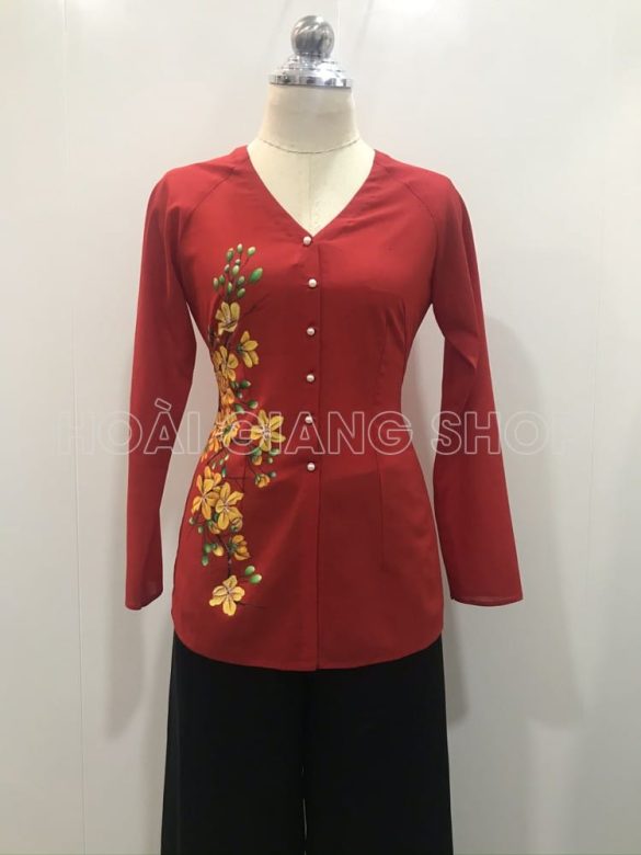 bà ba nữ đỏ vẽ hoa mai