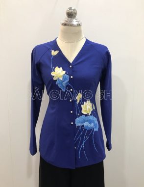 bà ba nữ vẽ hoa sen