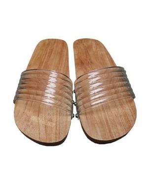 guốc gỗ mang bà ba