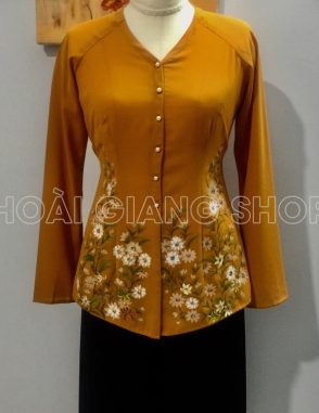 bà ba nữ cam vẽ hoa cúc
