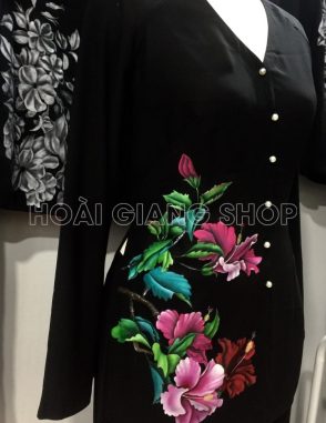 bà ba nữ vẽ hoa dâm bụt