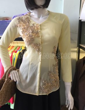 bà ba vàng kết ren