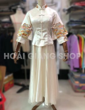 thuê áo khỏa bưng quả
