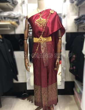 cho thuê trang phục thái lan màu đỏ