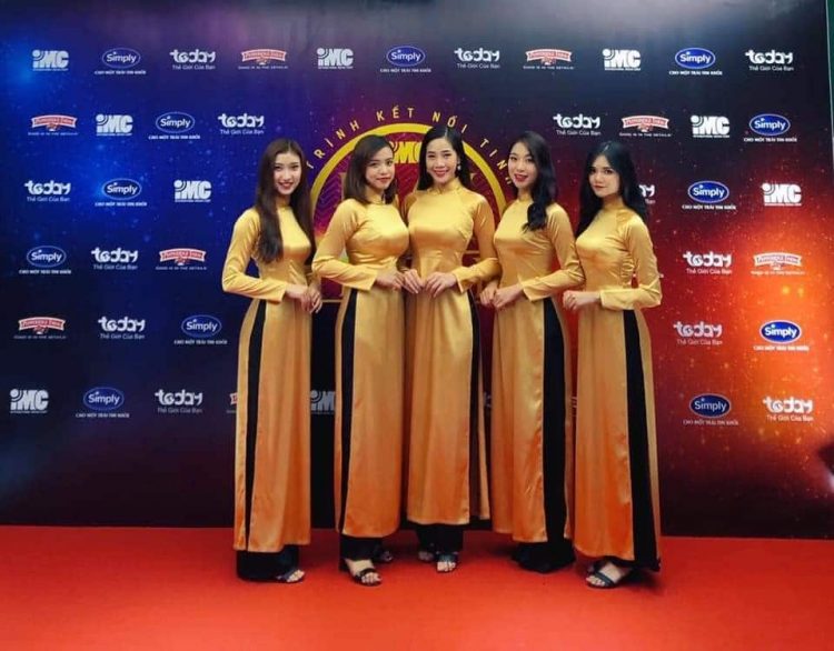 cho thuê áo dài lễ tân