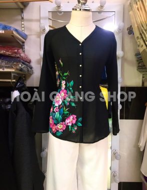 bà ba nữ đen sang trọng