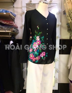 bà ba nữ đen sang trọng