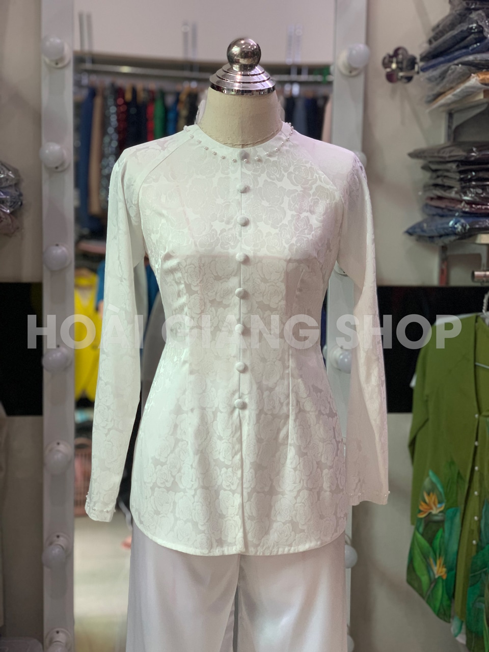 bà ba nữ gấm trắng kết hột