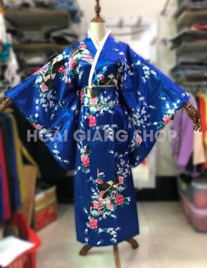 trang phục nhật bản màu xanh đậm