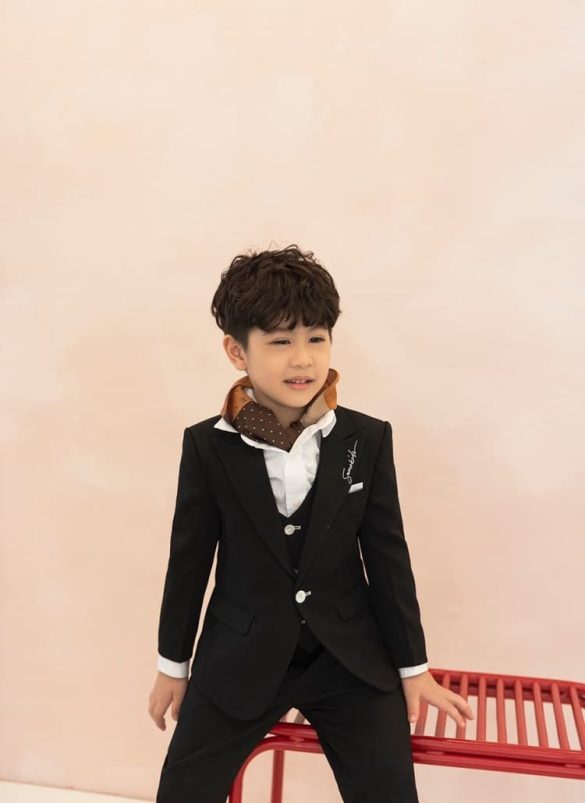 bán vest trẻ em màu đen