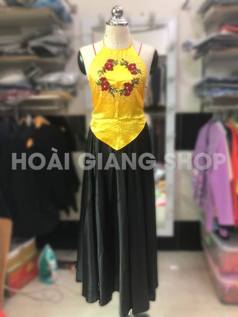 thuê váy yếm múa dân gian