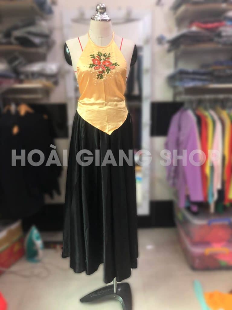 thuê váy yếm múa dân gian