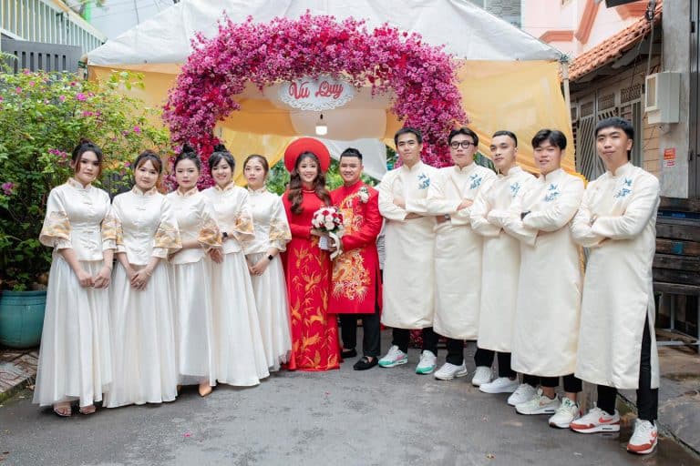 cho thuê áo khỏa bưng quả