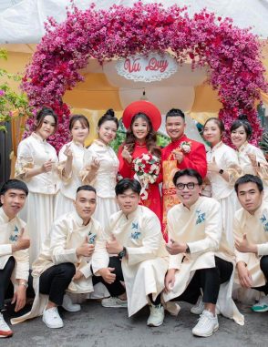 cho thuê áo khỏa bưng quả