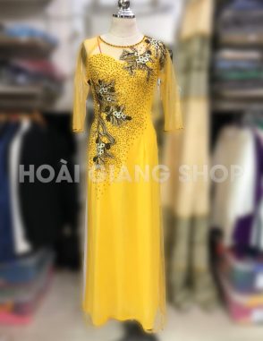thuê áo dài cho mẹ vợ