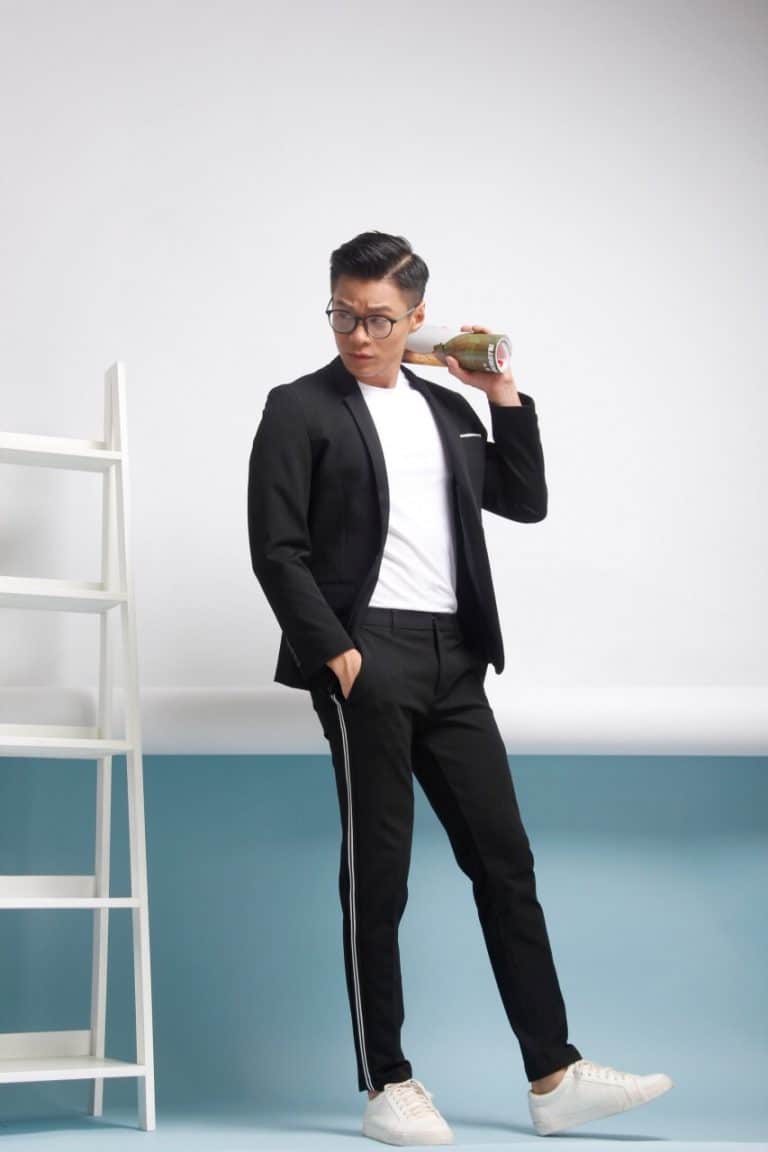 cho thuê áo thun trơn mặc vest