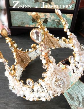 bán vương miệng hoa hậu