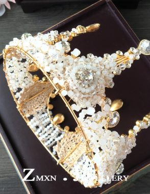 bán vương miệng hoa hậu