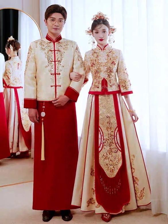 áo khỏa trung hoa màu vàng