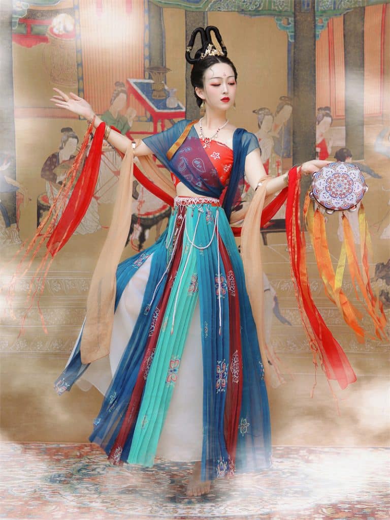cho thuê trang phục múa đôn hoàng