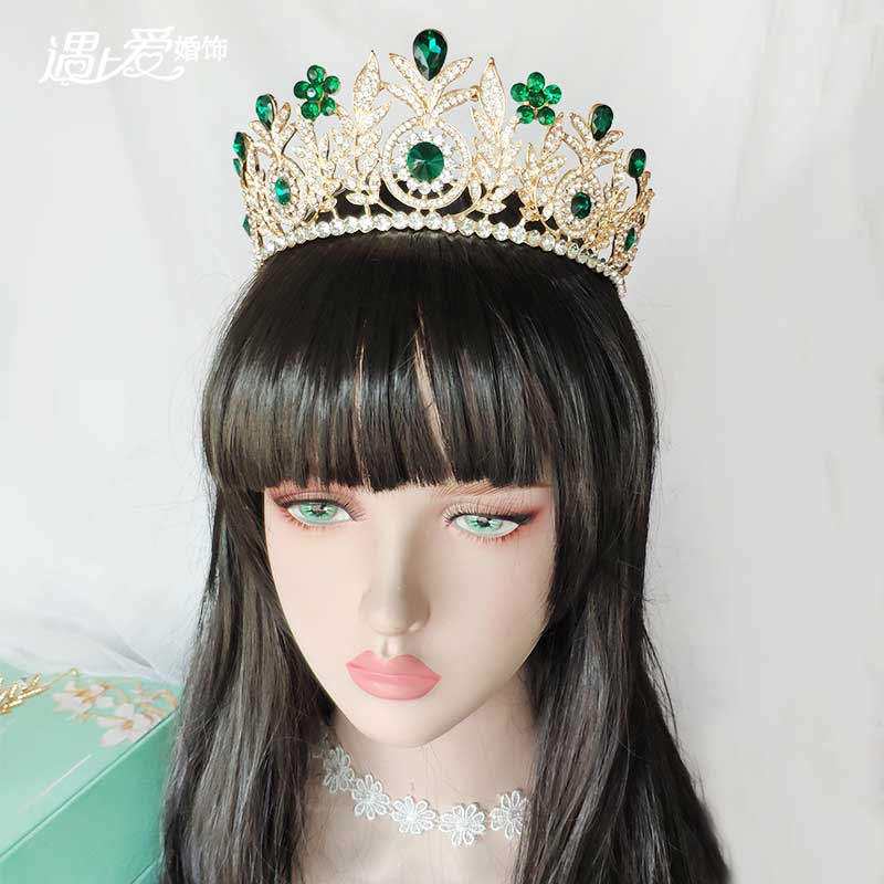 bán vương miện hoa hậu