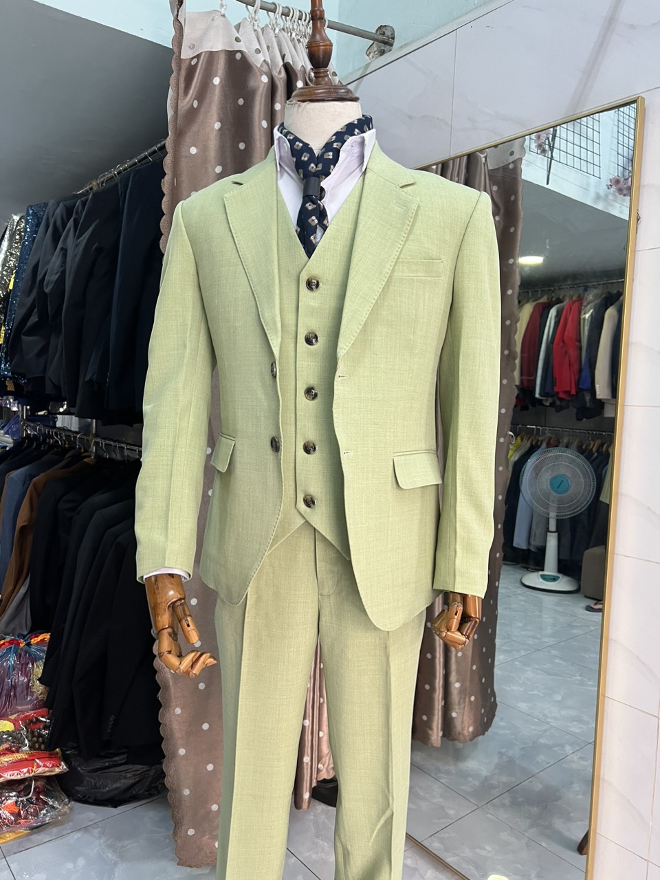 bộ vest nam màu xanh bơ