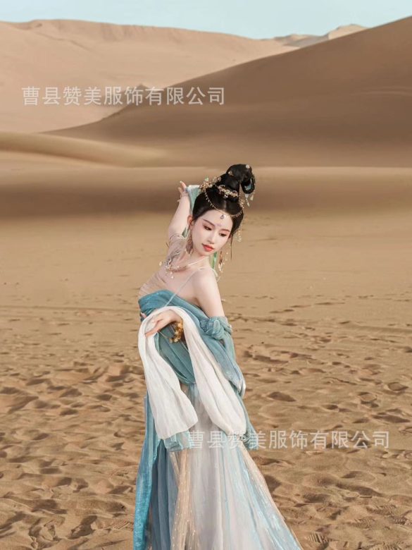 cho thuê trang phục đôn hoàng